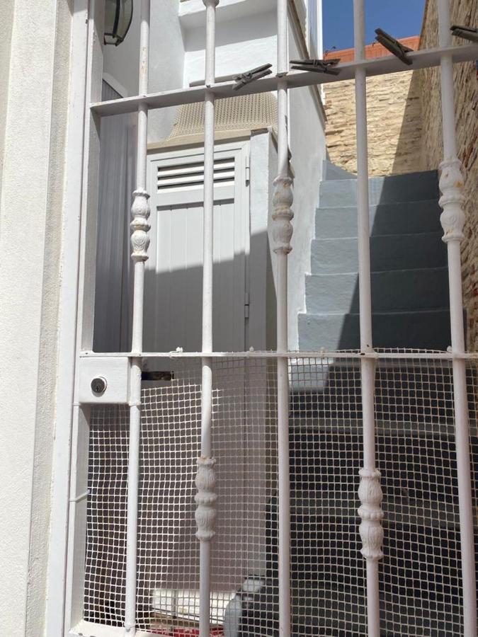 Apartamento Con Terraza,A 100M Playa Costilla Y Frente Al Castillo Rota Exterior photo