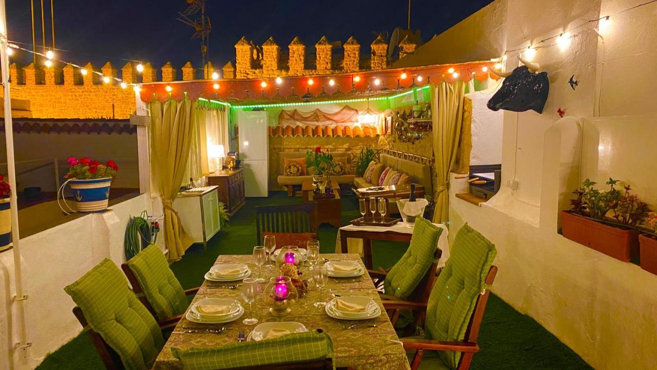 Apartamento Con Terraza,A 100M Playa Costilla Y Frente Al Castillo Rota Exterior photo