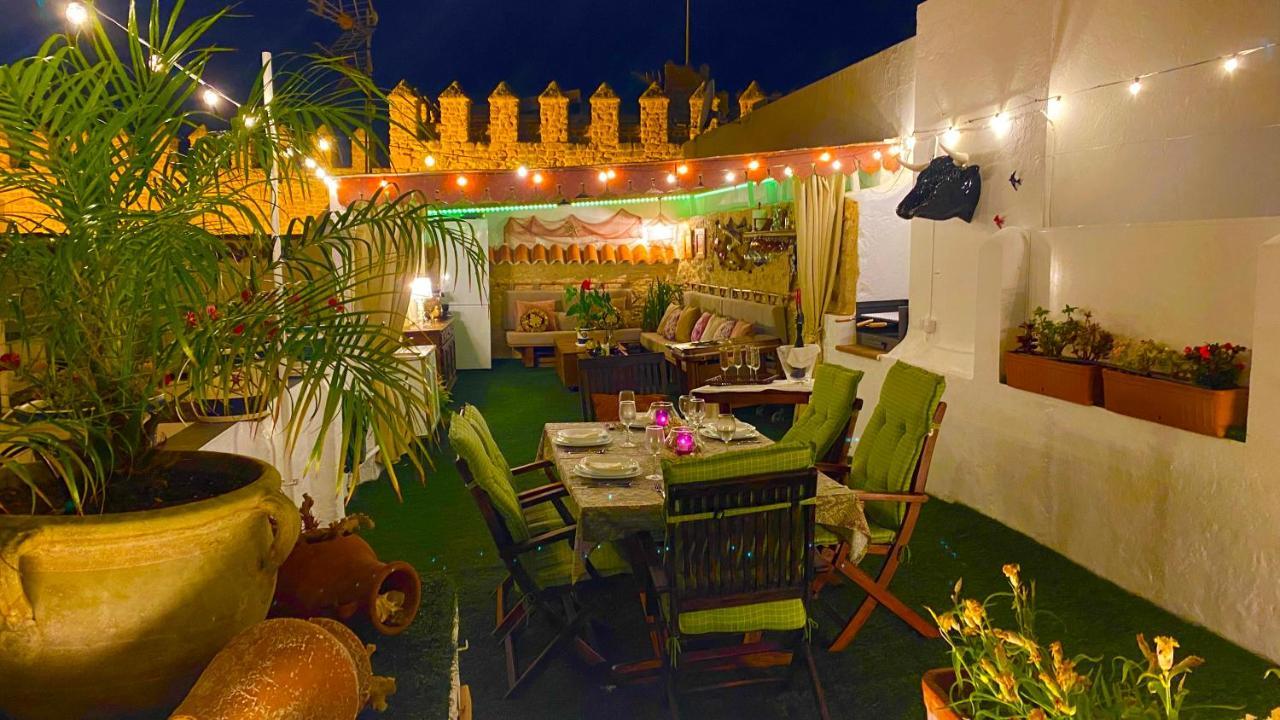 Apartamento Con Terraza,A 100M Playa Costilla Y Frente Al Castillo Rota Exterior photo