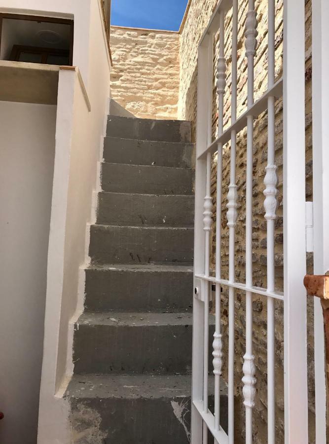 Apartamento Con Terraza,A 100M Playa Costilla Y Frente Al Castillo Rota Exterior photo