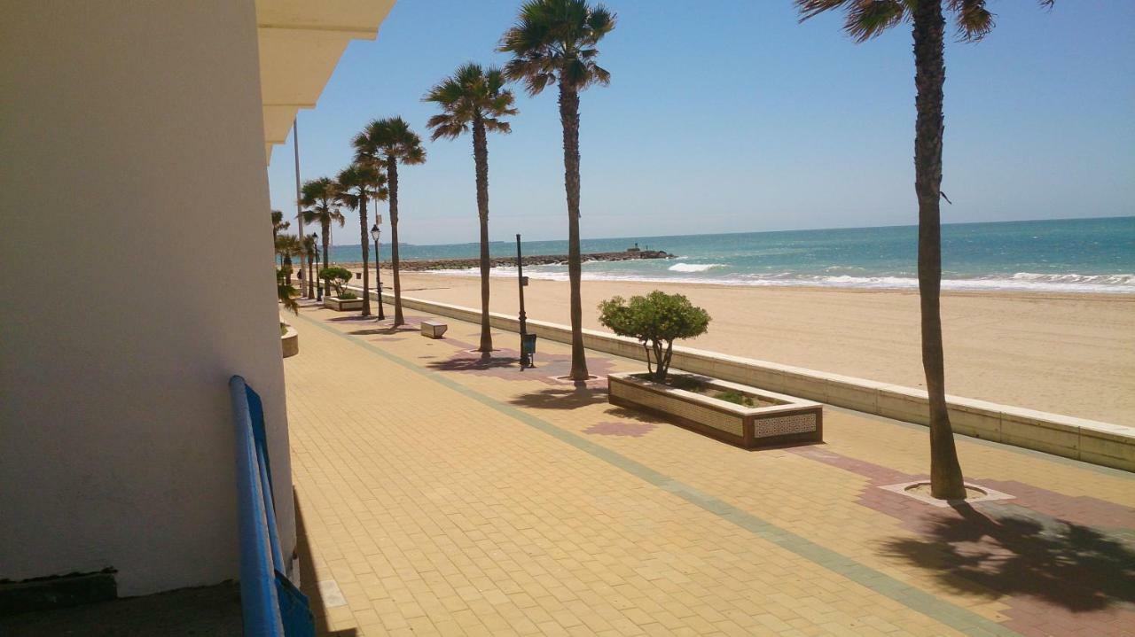 Apartamento Con Terraza,A 100M Playa Costilla Y Frente Al Castillo Rota Exterior photo